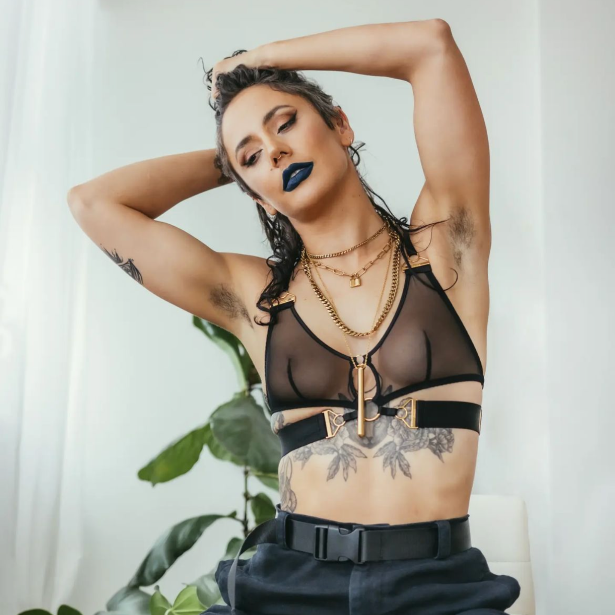 Individual wearing Vesper.