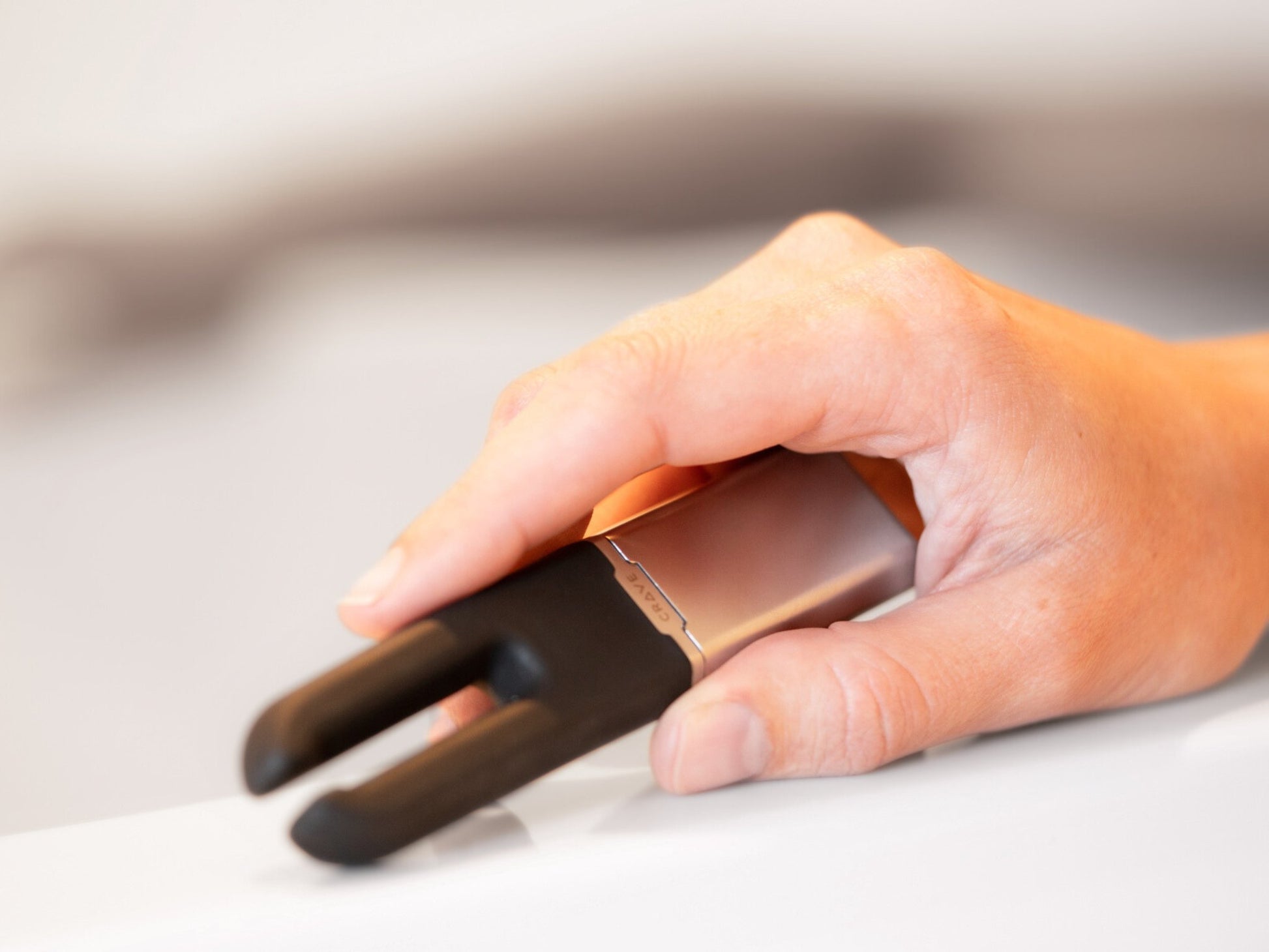 Hand holding Duet Pro.
